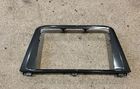 Volkswagen Tiguan Allspace Radio/GPS head unit trim 5NN858069B