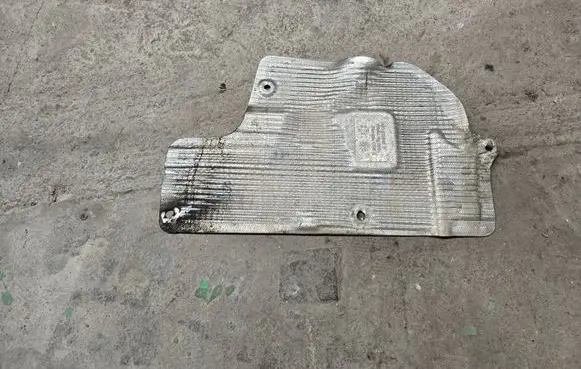 Audi Q8 Exhaust heat shield 4M0825642
