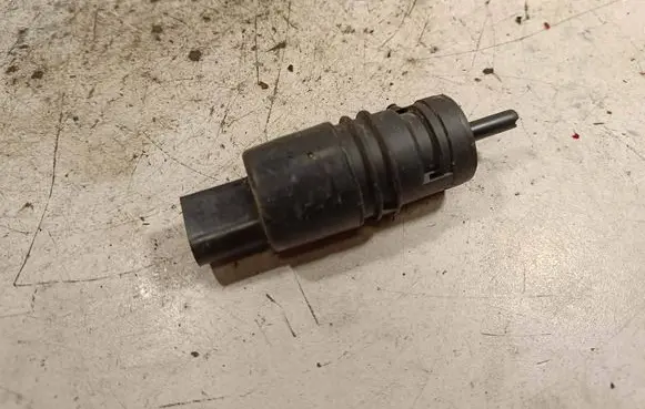 BMW 3 F30 F35 F31 Windscreen/windshield washer pump 7302588 3437376 13264011