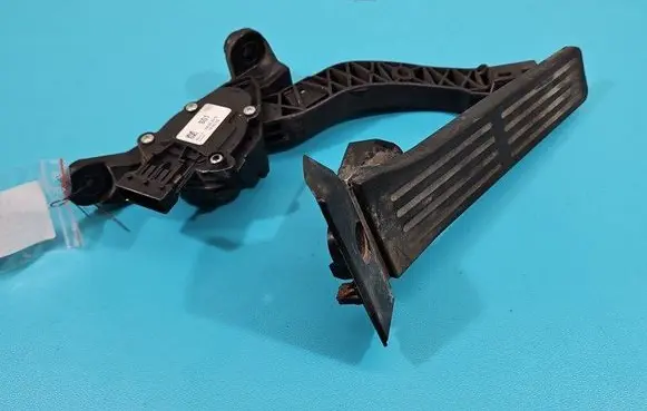 Hyundai Elantra Accelerator throttle pedal 32700-3XXX IMPRK1451925