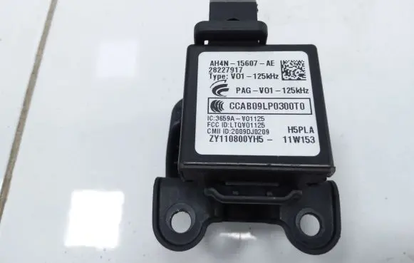 Volvo V60 Ignition lock 28227917