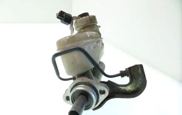 Toyota Avensis T220 Master brake cylinder
