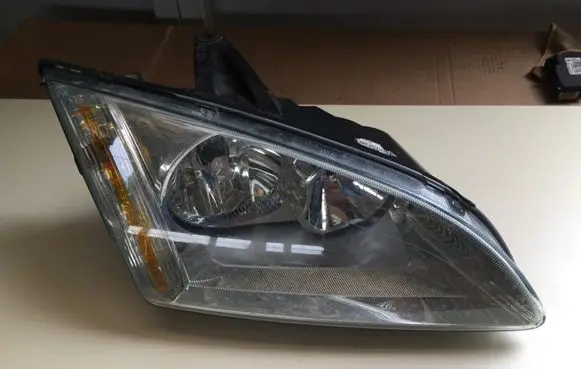 Ford Focus Headlight/headlamp 0374D 10178 10179