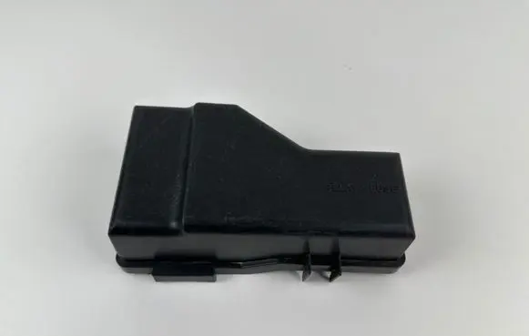 Toyota RAV 4 (XA10) Fuse box cover 8267242100