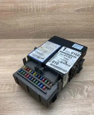 Renault Laguna II Fuse module 8200141151 216532951
