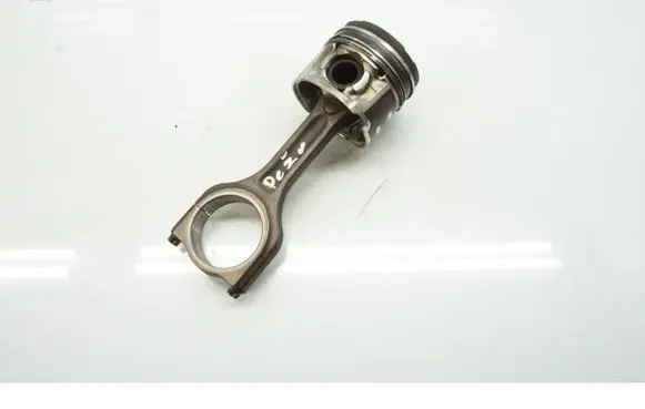 Peugeot 308 Piston with connecting rod 
