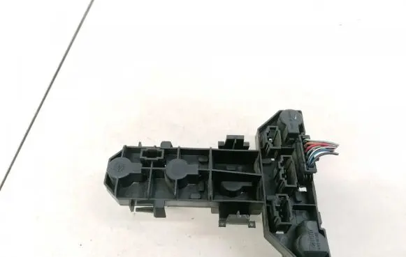Volkswagen Golf IV Tail light bulb cover holder 1J6945257