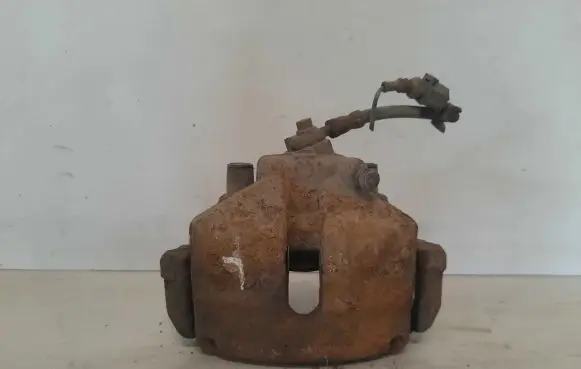 Skoda Superb B6 (3T) Front brake caliper