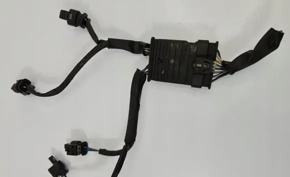 Mercedes-Benz C W204 Fuel injector wires 