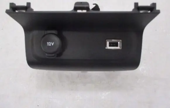 Citroen C3 12 V Socket (front) 9829485677
