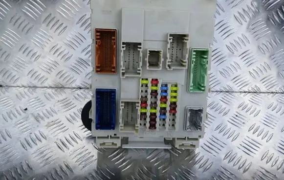 Ford Focus Fuse module GV6T14A073BF