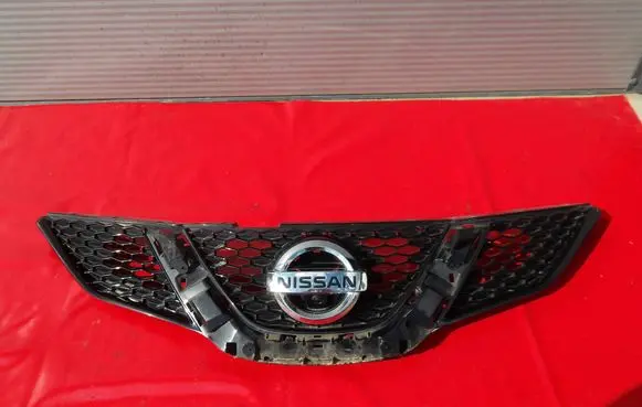 Nissan Qashqai Front grill 