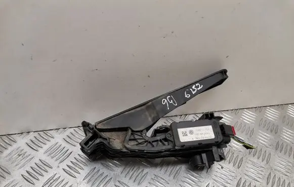 Volkswagen PASSAT B6 Accelerator throttle pedal 1K1721503L 6PV00860000