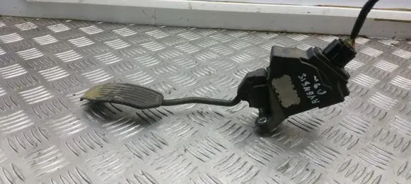 Toyota Avensis T270 Accelerator throttle pedal 7811005020