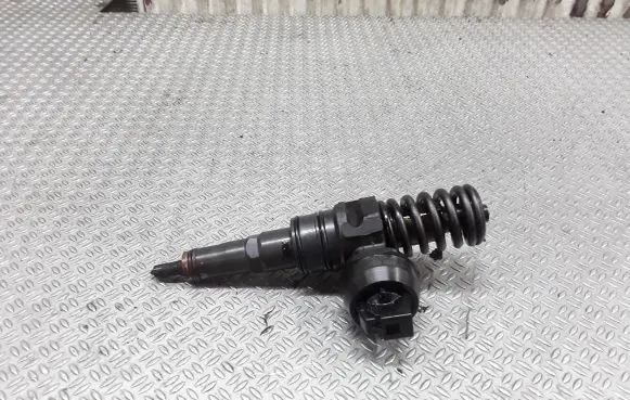 Volkswagen Sharan Fuel injector 038130073AK