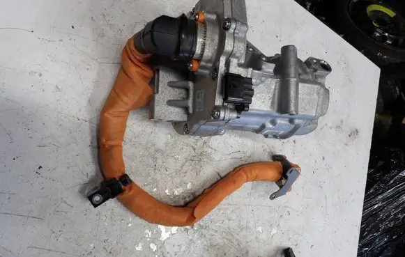 Renault Clio V Air conditioning (A/C) compressor (pump) 926005501R 0424001161 09C00060
