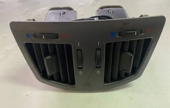 BMW 7 E65 E66 Dash center air vent grill 8385257 14121810 7002395