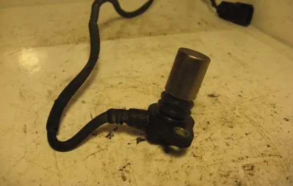 Volvo S80 Camshaft position sensor 9202134 20I24I DENSO1030981014