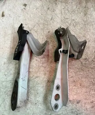 Renault Master III Engine bonnet/hood hinges 654000006R