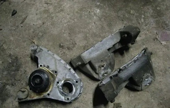 Iveco Daily 35 - 40.10 Engine mounting bracket 500376601 500376599