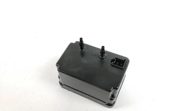 Mercedes-Benz E W212 Central locking vacuum pump 0008003348 A5998200010 3121420310