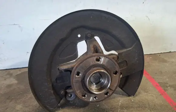 Volvo V60 Front wheel hub 6G913K171