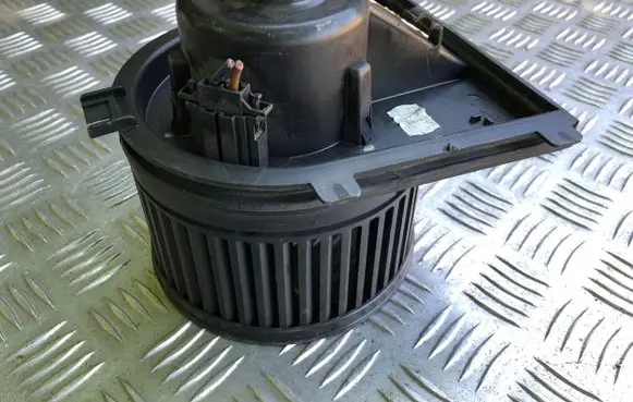 Audi A3 S3 8L Heater fan/blower 1J1819021B