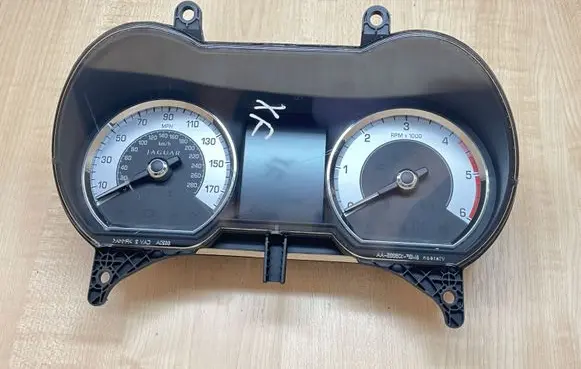 Jaguar XF Speedometer (instrument cluster) 8X2310849JJ A12102593