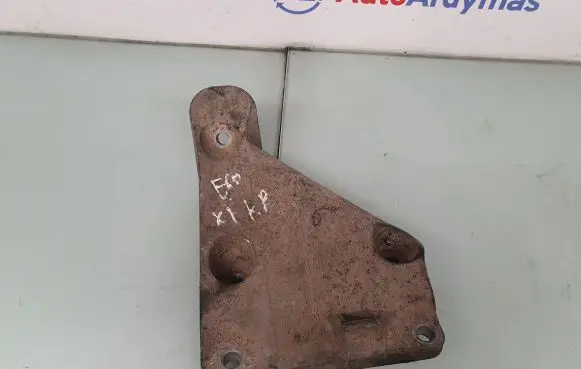 BMW 5 E60 E61 Engine mounting bracket 6769279 22116769279