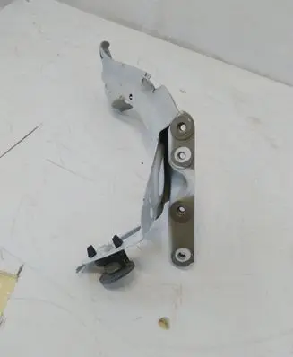 Audi A6 S6 C7 4G Fender mounting bracket 4g0821136A
