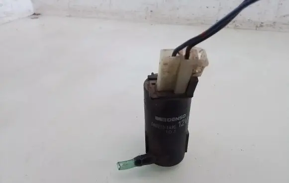Suzuki Swift Cultus Windscreen/windshield washer pump