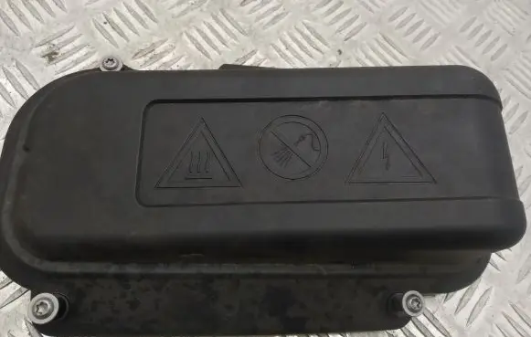BMW 5 F10 F11 Fuse box cover 7555189 12907555189