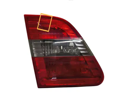 Tailgate rear/tail lights