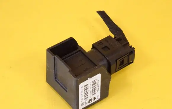 Volkswagen Golf IV ESP acceleration yaw rate sensor 1J0907651A