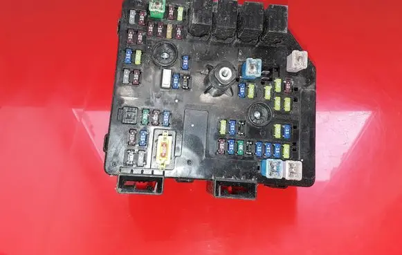 Chevrolet Captiva Fuse module 95903657 3657U