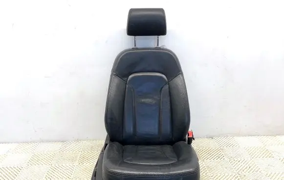Audi Q7 4L Front passenger seat