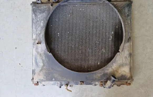 Mitsubishi Pajero Sport I Coolant radiator