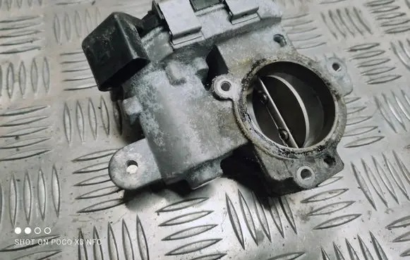 Volkswagen Polo V 6R Throttle valve 04B128063K