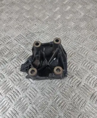 Audi A5 Engine mounting bracket 04L131159C