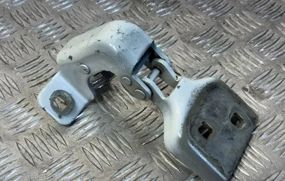 Renault Master III Front door upper hinge 804000006R