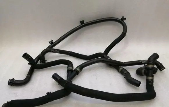 Porsche 718 Cayman 982 982c Engine coolant pipe/hose 982121049
