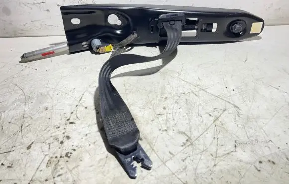 Volvo XC90 Front seatbelt 30661912