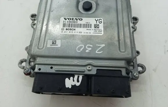 Volvo V40 Engine control unit/module 31336983 0281018414