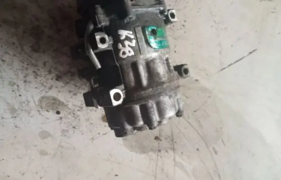 Volvo V50 Air conditioning (A/C) compressor (pump) SD7V16 3M5H1 2281511324