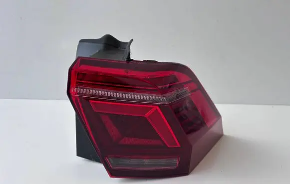 Volkswagen Tiguan Rear/tail lights 5NA945208J