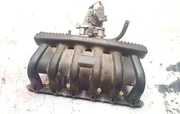 BMW 5 E39 Intake manifold 11611427618 11.61-1427618