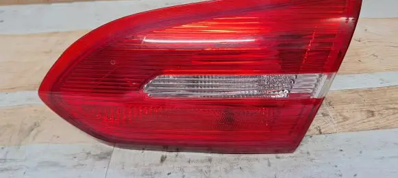 Tailgate rear/tail lights