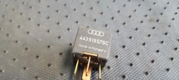 Audi A4 S4 B5 8D Other relay 443919578C 899519