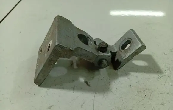 Audi A4 S4 B5 8D Rear door lower hinge 