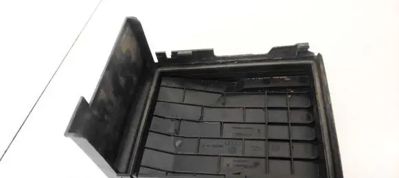 Volkswagen Touran I Fuse box cover 1K0937132F